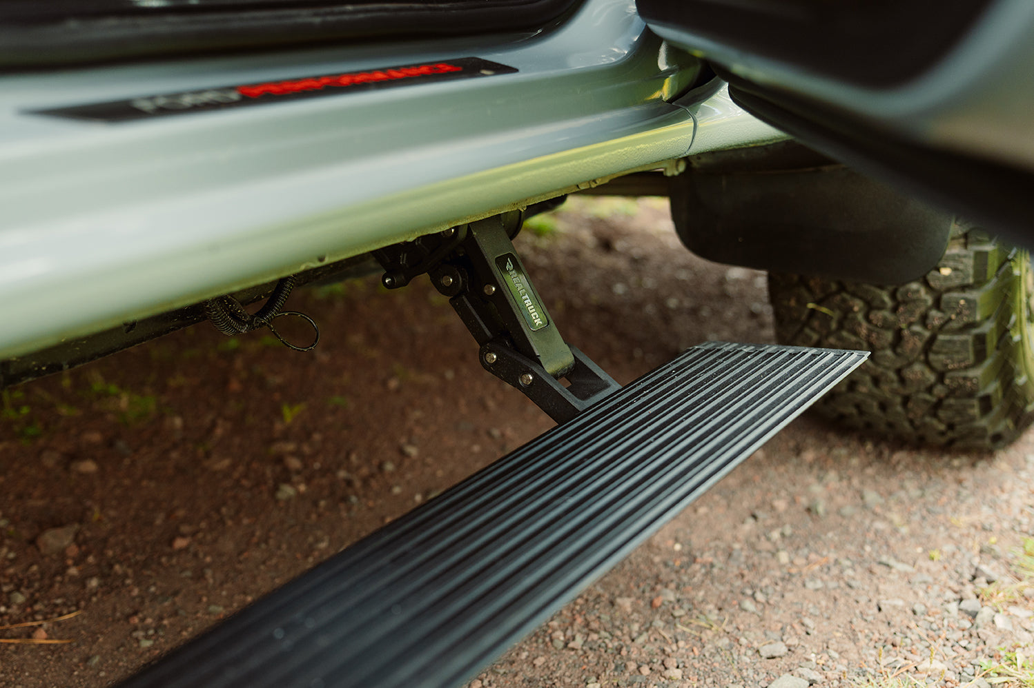 RealTruck Voltstep Electric Running Boards - Toyota Hilux 2015-2025