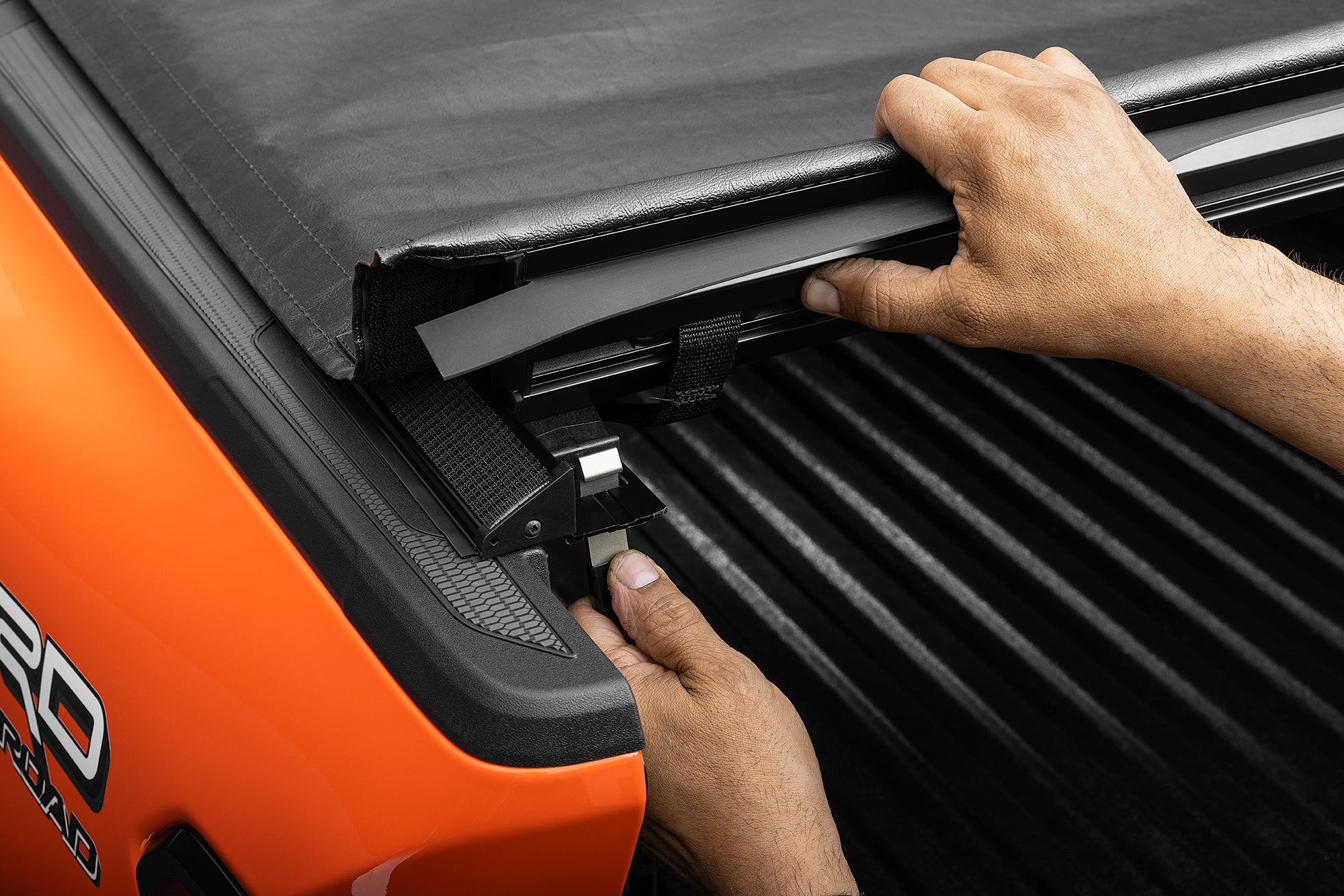 Truxedo Lo Pro Soft Roll-Up - BYD Shark 2025+